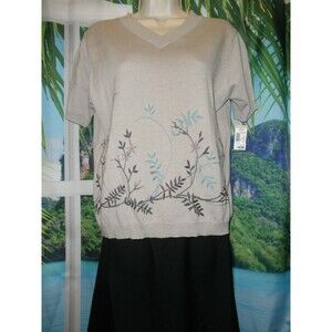NEW by RALSEY, SIZE MEDIUM SHORT SLEEVE SWEATER TOP V-NECK GRAY EMBROIDERY